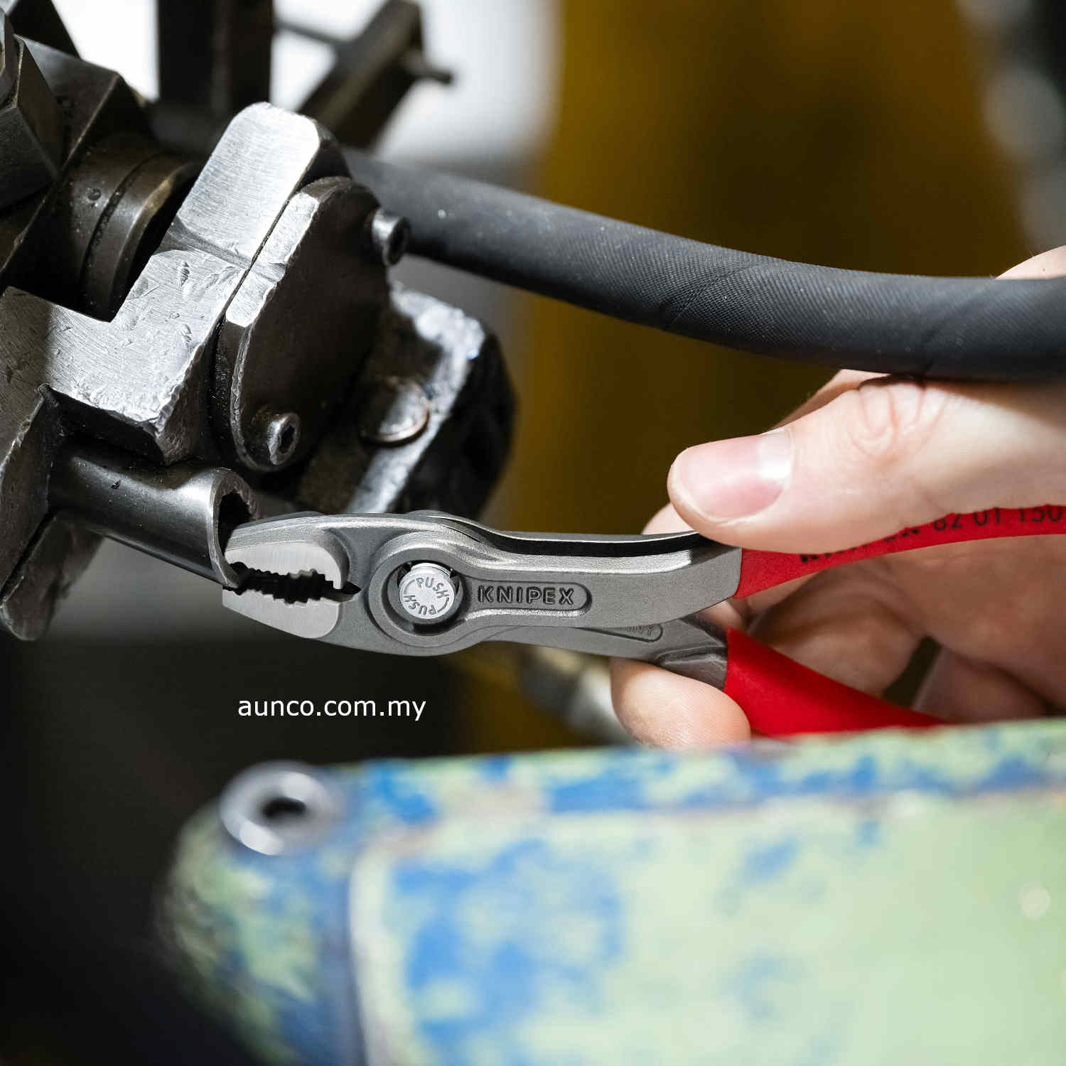 82 01 150 TwinGrip Front and Side Gripping Pliers | Knipex - Image 7